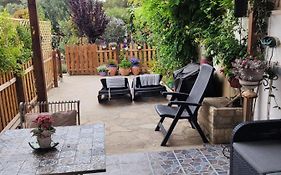 Apartamento wifi alta velocidad, Netflix, piscina Barbacoa y jardin privados